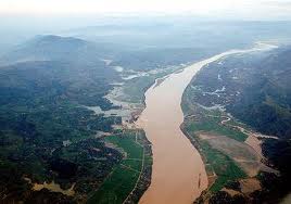 The Da River flows through the Hoa Binh province