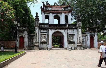 Gate into the Van Mieu - Quoc Tu Giam